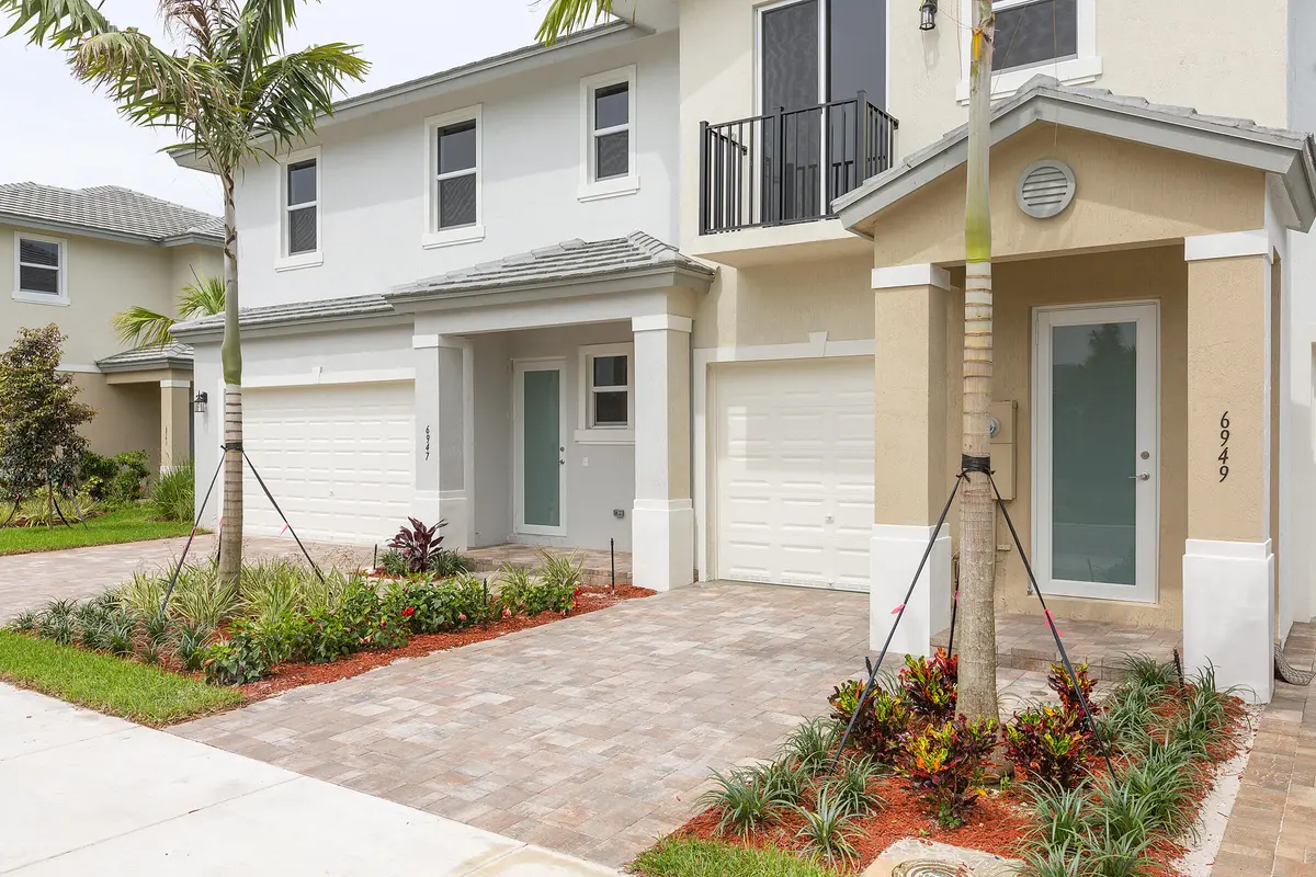 02_FrontExterior_1 at 6954 PINES Circle 51, Coconut Creek