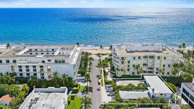 122 Peruvian Avenue 16, Palm Beach – Condominium for sale