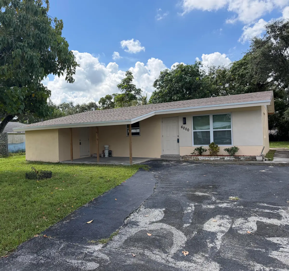 front at 6200 SW 41ST Place, Davie