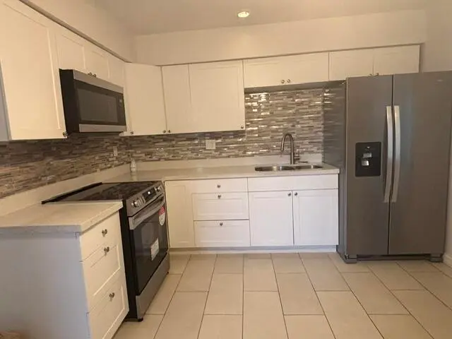 Kitchen at 738 SW 5TH Avenue, Hallandale Beach