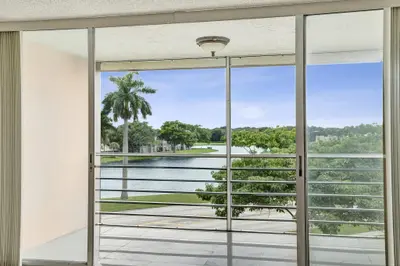 9480 Tangerine Place 402, Davie – Condominium for sale