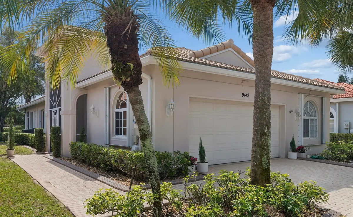 Side view at 9142 BAY POINT Circle, West Palm Beach