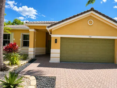 734 Lavender Circle, Weston – Single Family Residence for rent