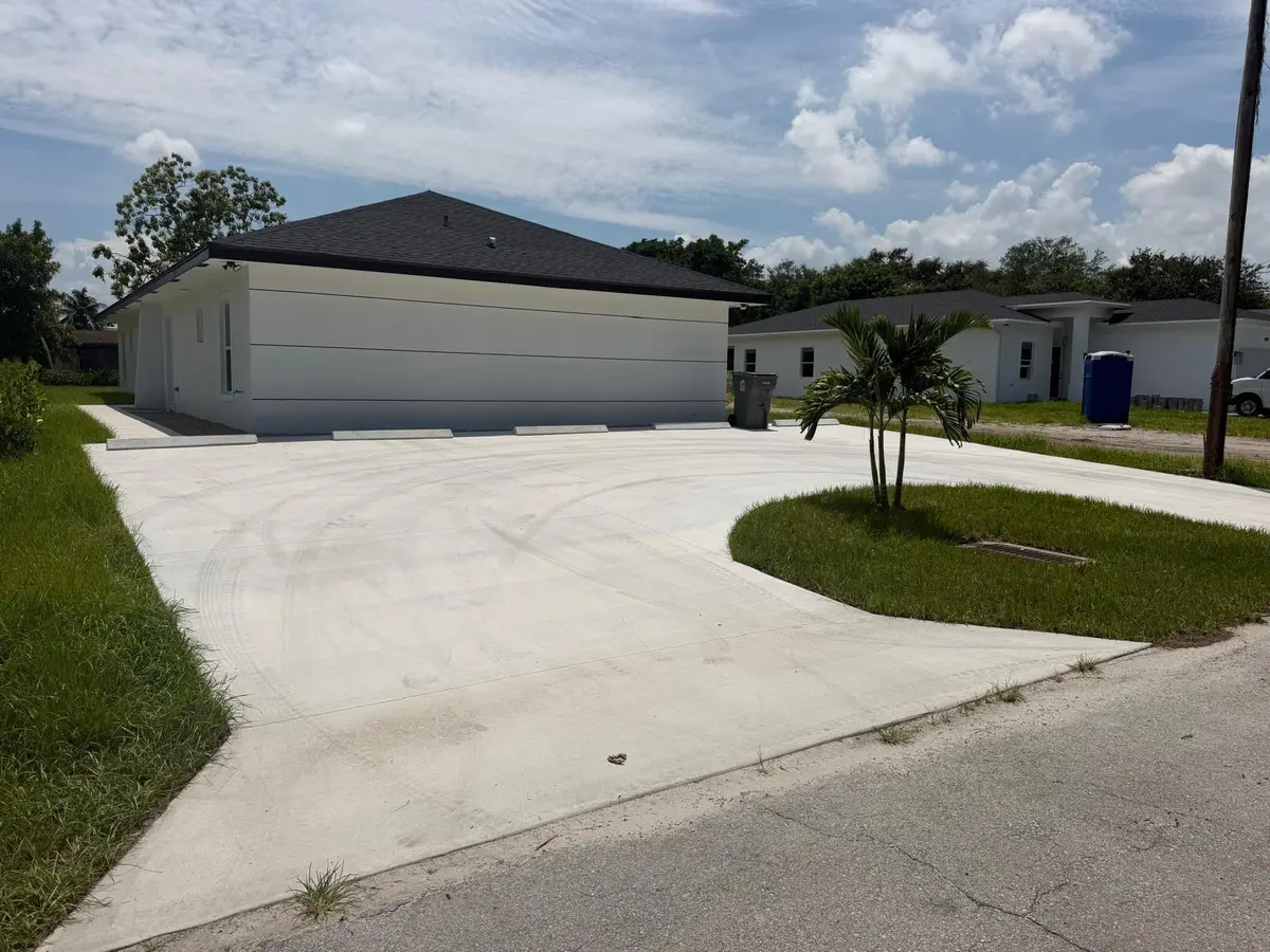 31054e60-eb46-413d-8adf-c9795fba2820 at 4880 Alberta Avenue B, West Palm Beach