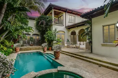 446 Brazilian Avenue, Palm Beach – Townhouse for sale