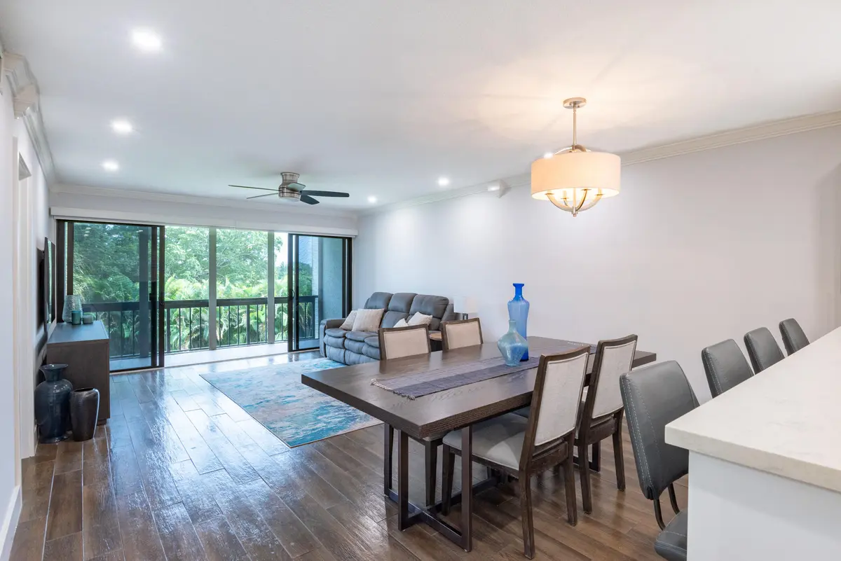 © Clark- 2500 Presidential Way 304-002 at 2500 PRESIDENTIAL Way 304, West Palm Beach