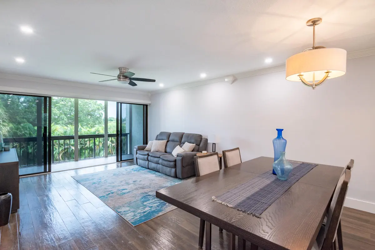 © Clark- 2500 Presidential Way 304-003 at 2500 PRESIDENTIAL Way 304, West Palm Beach