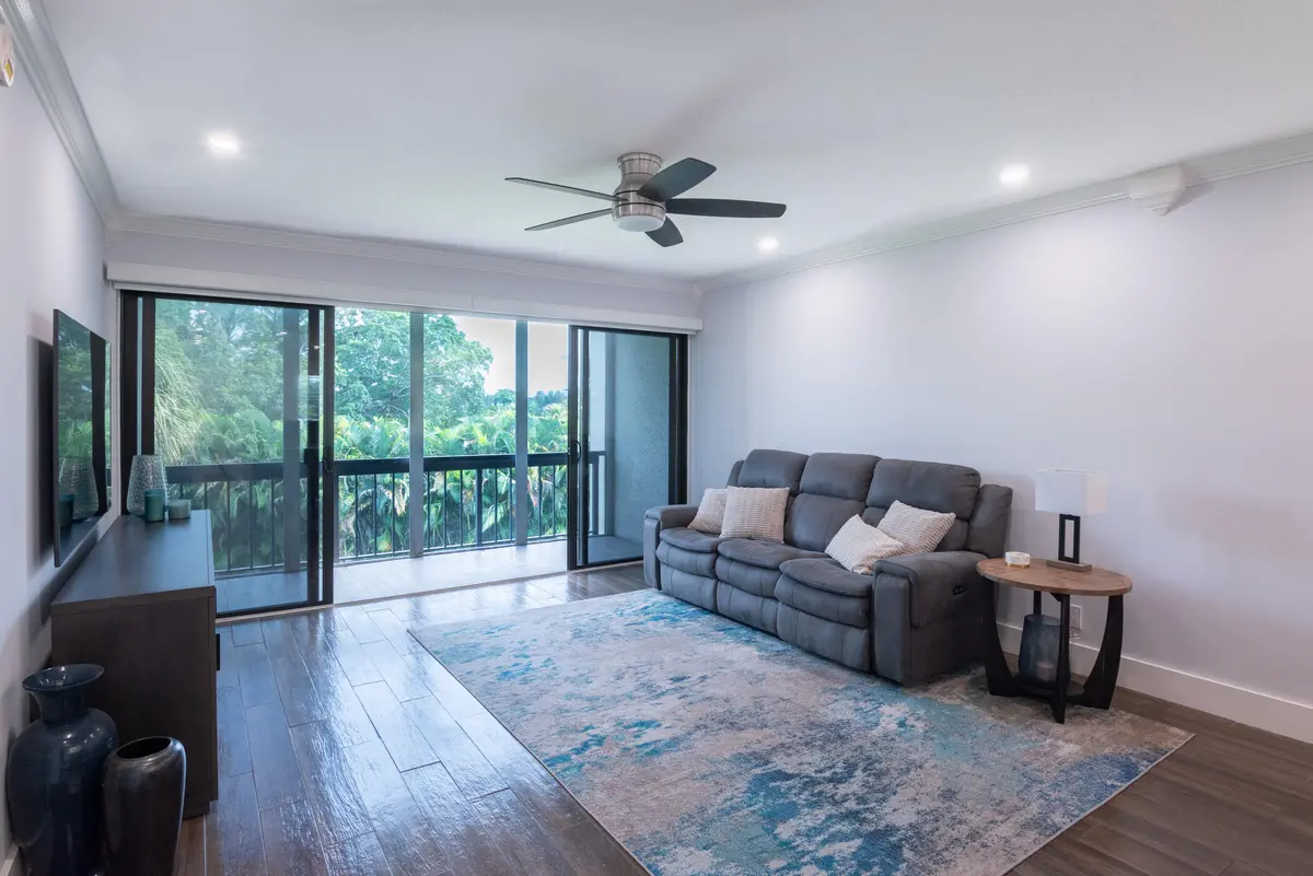© Clark- 2500 Presidential Way 304-004 at 2500 PRESIDENTIAL Way 304, West Palm Beach