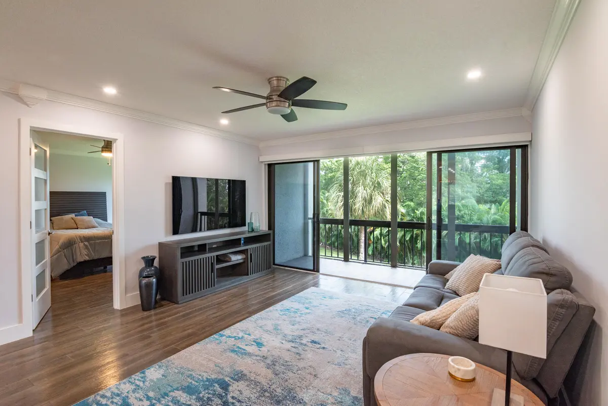 © Clark- 2500 Presidential Way 304-006 at 2500 PRESIDENTIAL Way 304, West Palm Beach