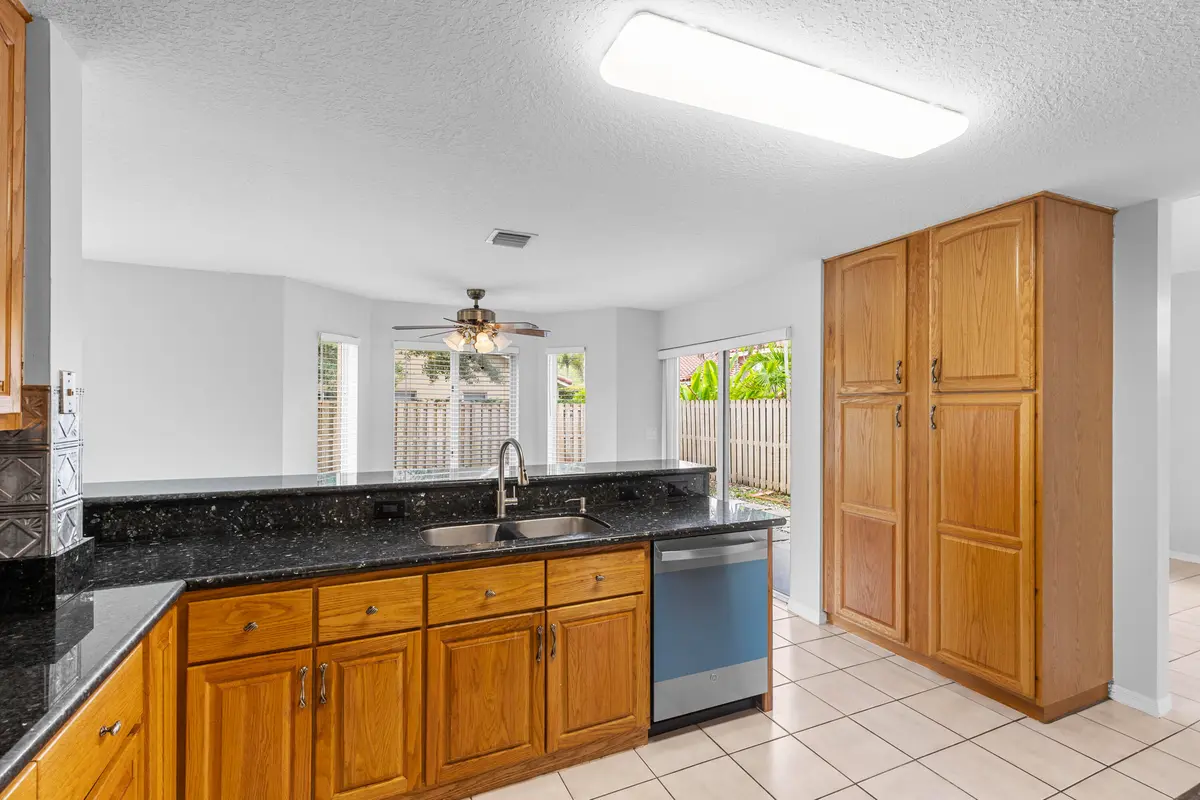 R6II7079 at 245 Via Milan Terrace, Davie