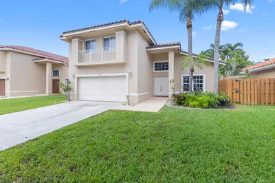 245 Via Milan Terrace, Davie – Single Family Residence for rent