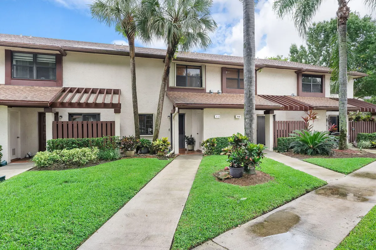 34-web-or-mls-DSC04514 at 4321 CARAMBOLA Circle 403-F, Coconut Creek