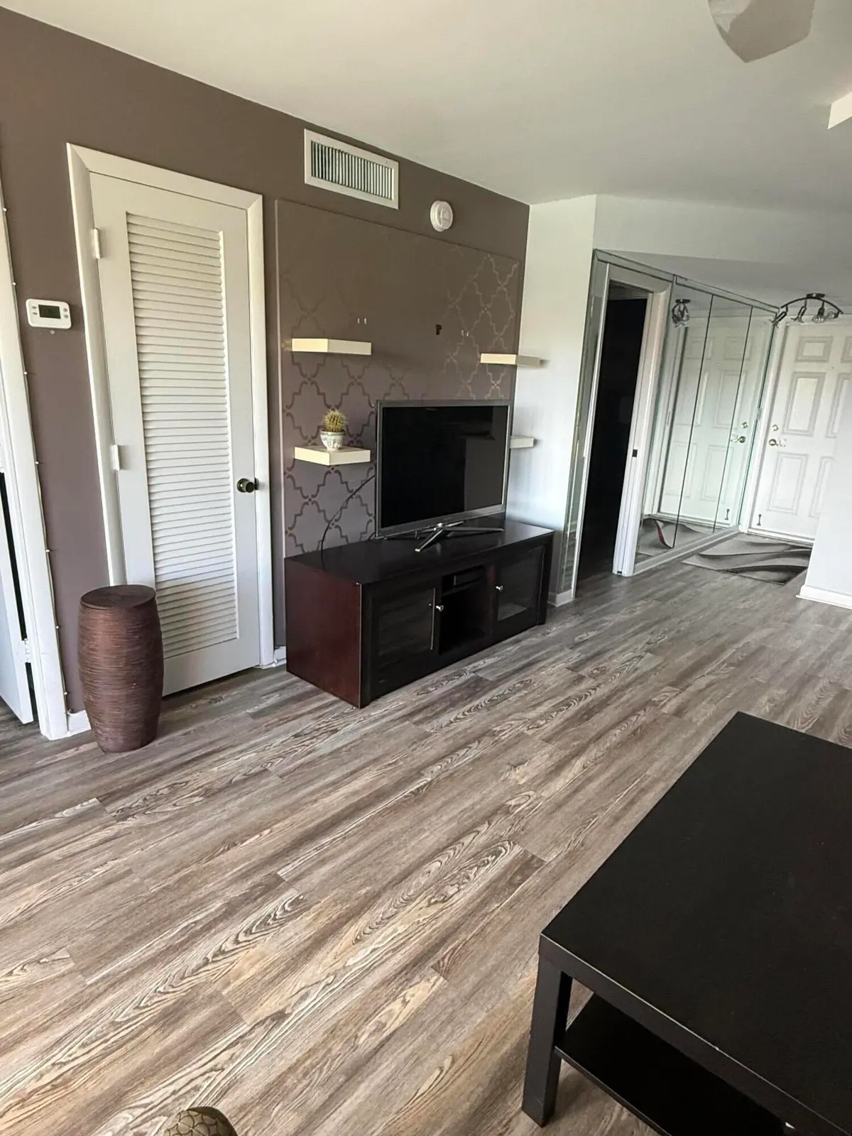 Living Room at 610 Tennis Club Drive 408, Fort Lauderdale