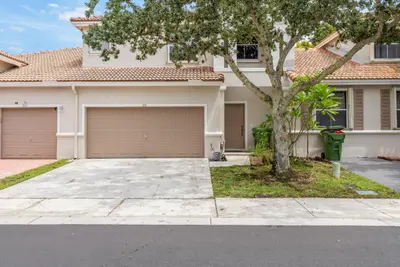 831 NW 130TH Avenue, Pembroke Pines – Townhouse for sale