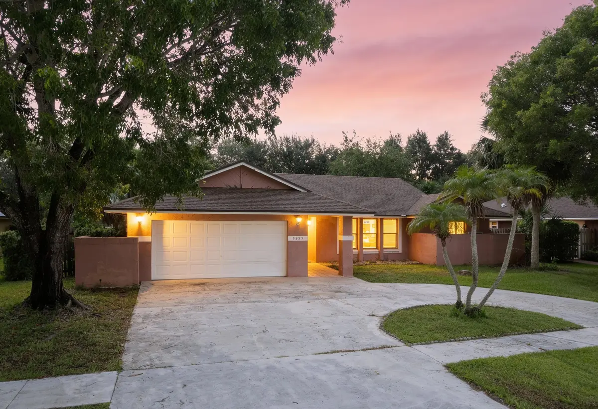 Twilight at 2652 Yarmouth Drive, Wellington