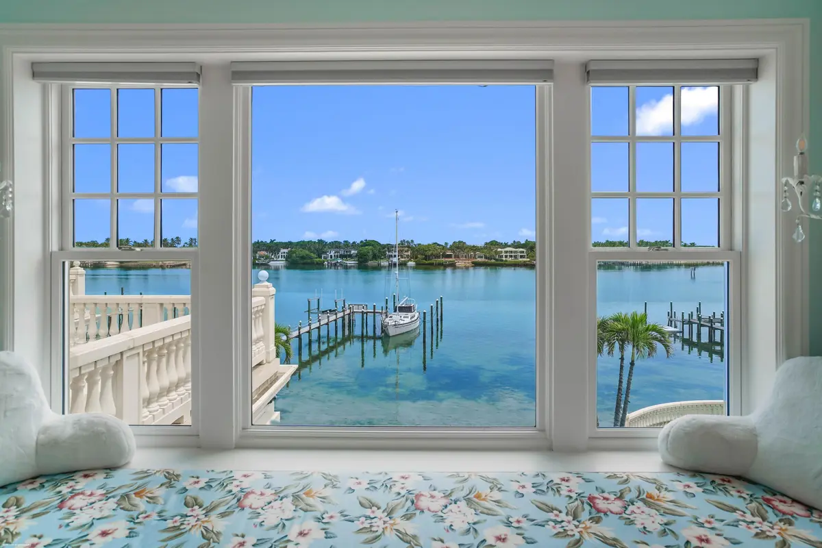 Guest Bedroom/Window Seat at 17667 SE Federal Highway, Tequesta