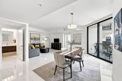 301 Altara Avenue 710, Coral Gables – Condominium for sale
