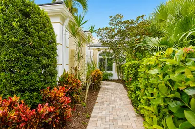 16053 VILLA VIZCAYA Place, Delray Beach – Single Family Residence for sale