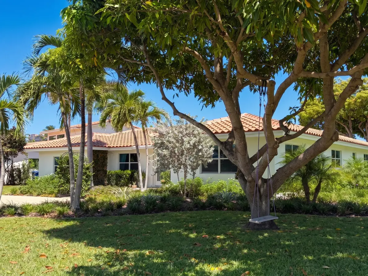 02_beyc6a934abb1659d at 1584 Blue Water Terrace, Lauderdale-By-The-Sea