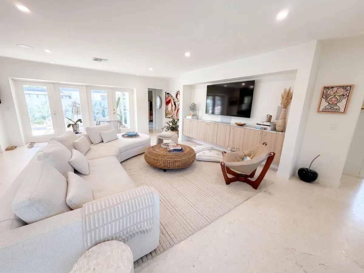 03_beyc6a934ac814012 at 1584 Blue Water Terrace, Lauderdale-By-The-Sea