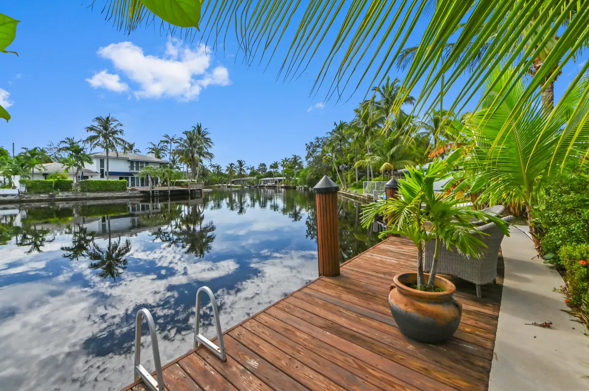 34 patio 03 at 1513 NE 28th Drive, Wilton Manors