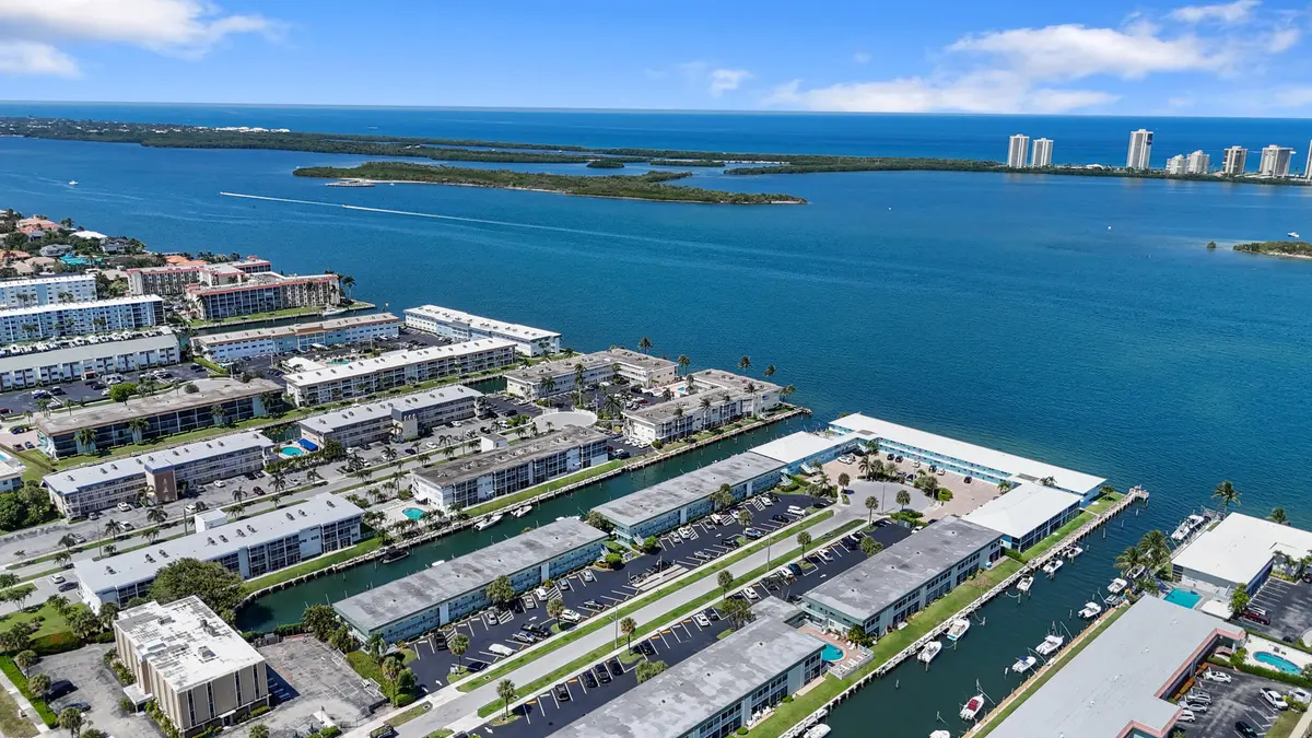 20250829194025095770000000-o at 109 WETTAW Lane 101, North Palm Beach