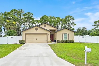 790 NW Kingston Street, Port St. Lucie – Single Family Residence for sale