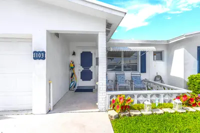 1103 Siesta Avenue, Boynton Beach – Single Family Residence for sale
