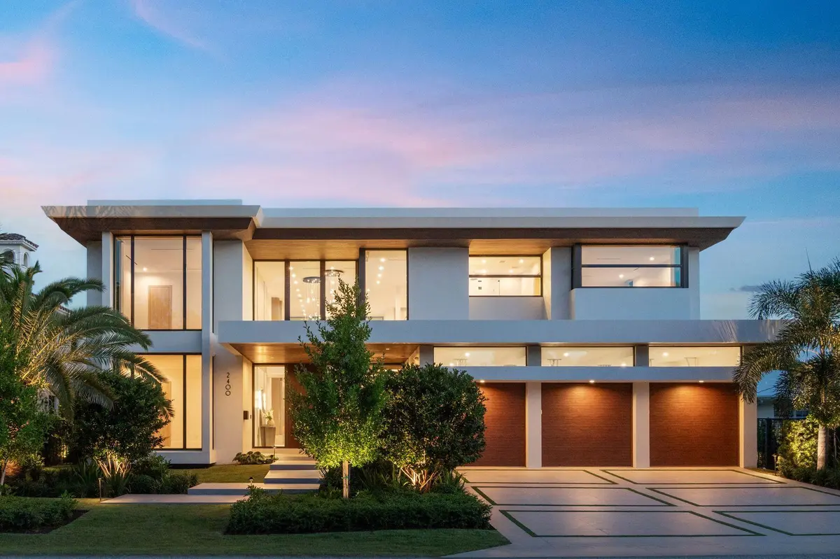 Built to the latest regulations at 2400 Barcelona Drive, Fort Lauderdale