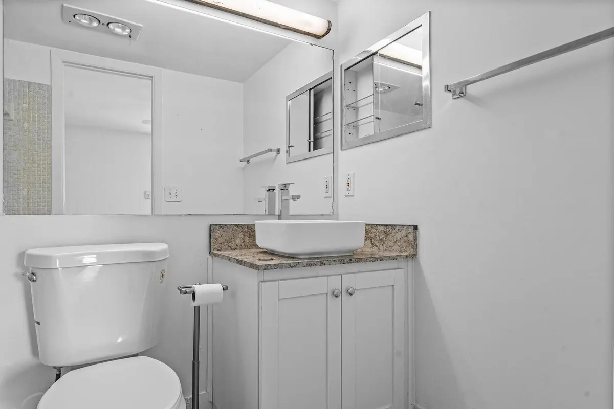 20241204052957342639000000-o at 1038 Cambridge B, Deerfield Beach