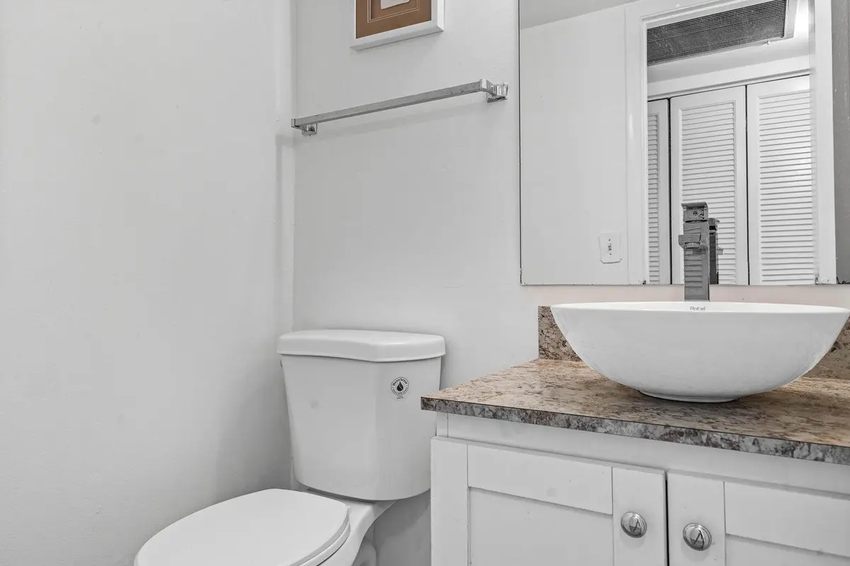 20241204052957342566000000-o at 1038 Cambridge B, Deerfield Beach