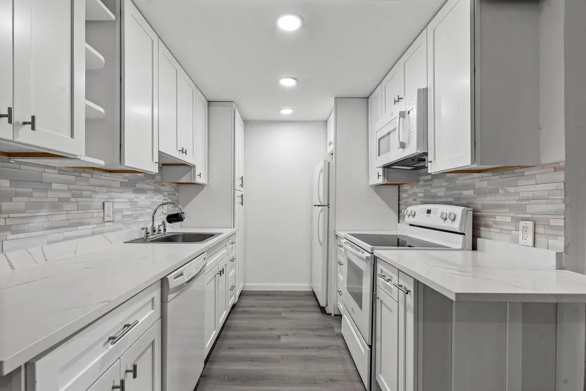 20241204052957341196000000-o at 1038 Cambridge B, Deerfield Beach