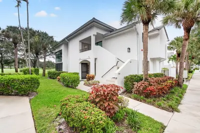 15339 Strathearn Drive 10603, Delray Beach – Condominium for sale