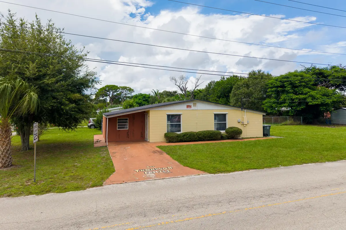 AVE P - 1 at 2102 AVENUE P, Fort Pierce