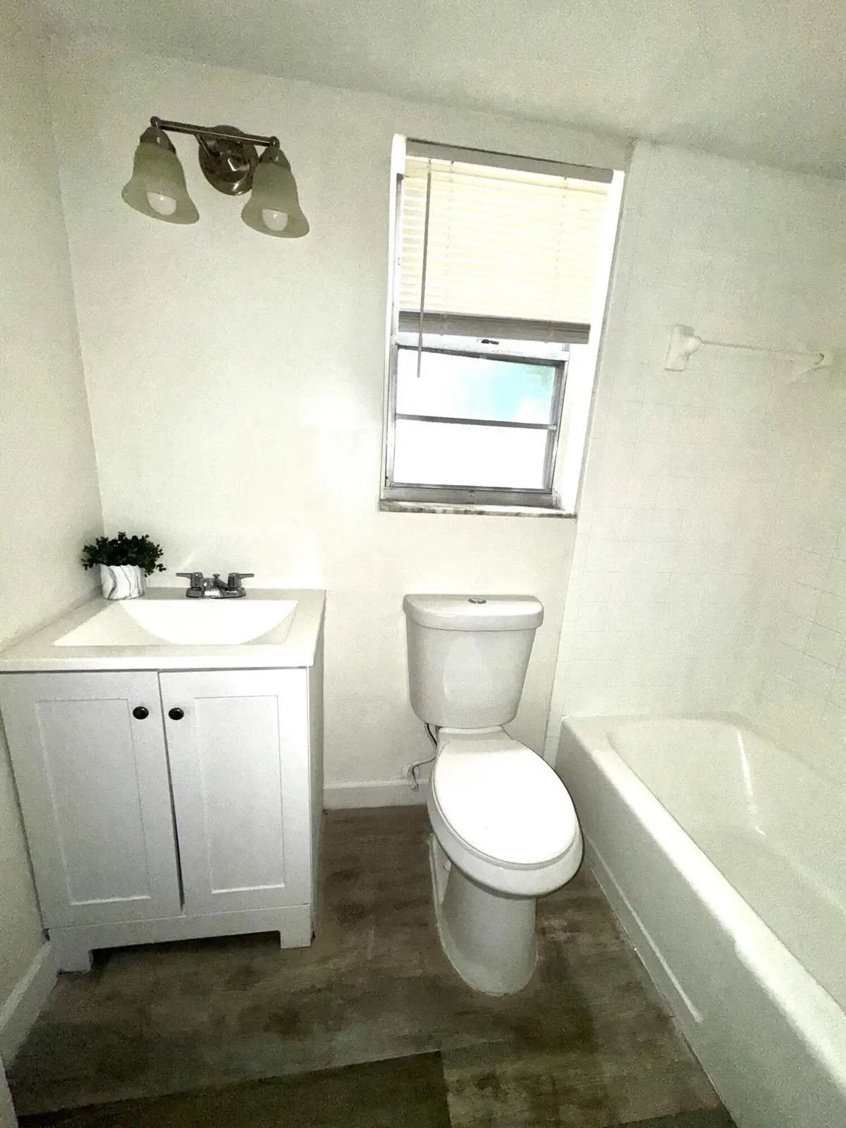 5fe0d5d6-663c-4eb5-952a-7e6e6012f03c at 117 N E Street, Lake Worth Beach