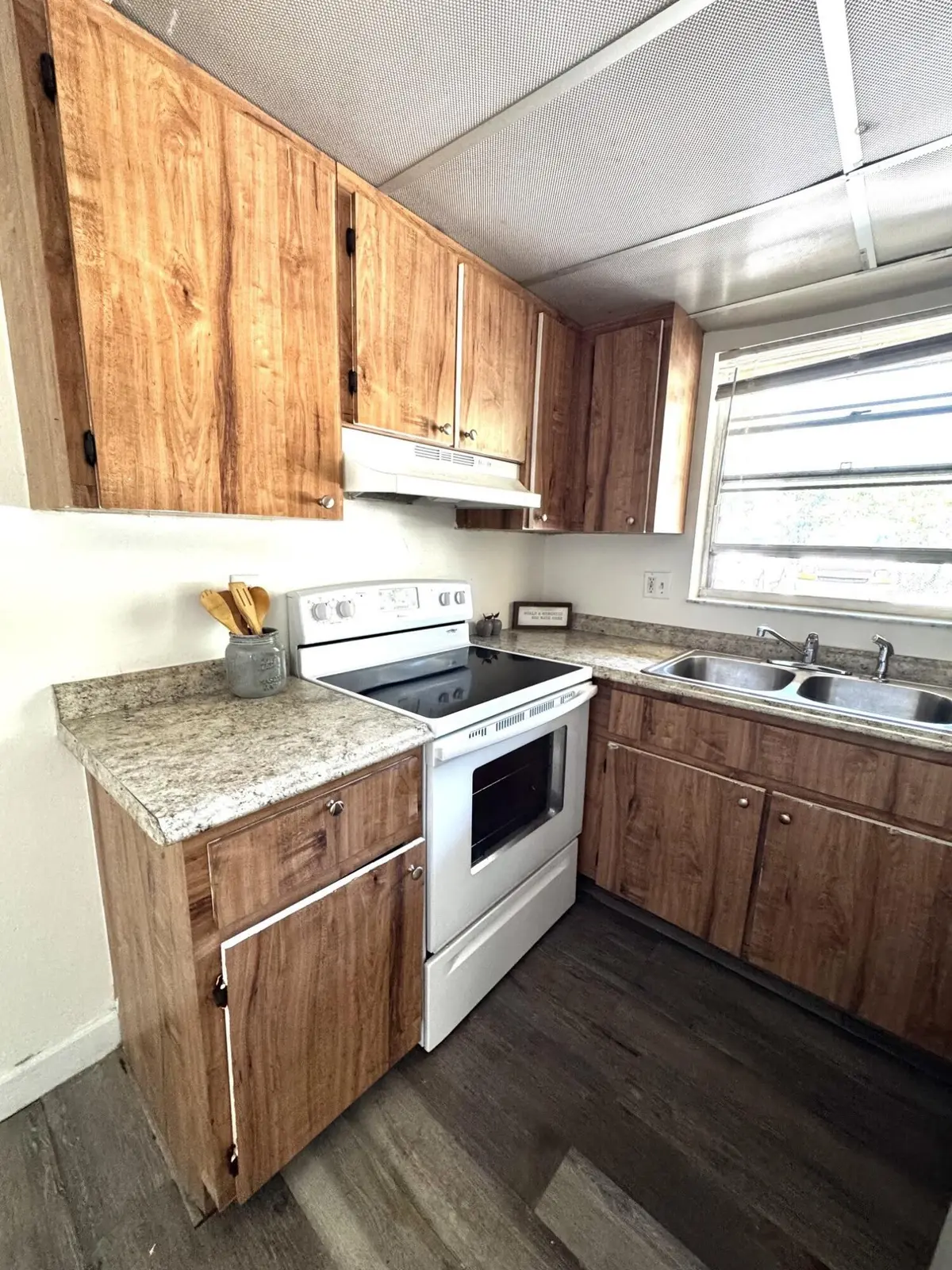 9c555b6a-0b08-44a5-9e1b-54a083b3e371 at 117 N E Street, Lake Worth Beach