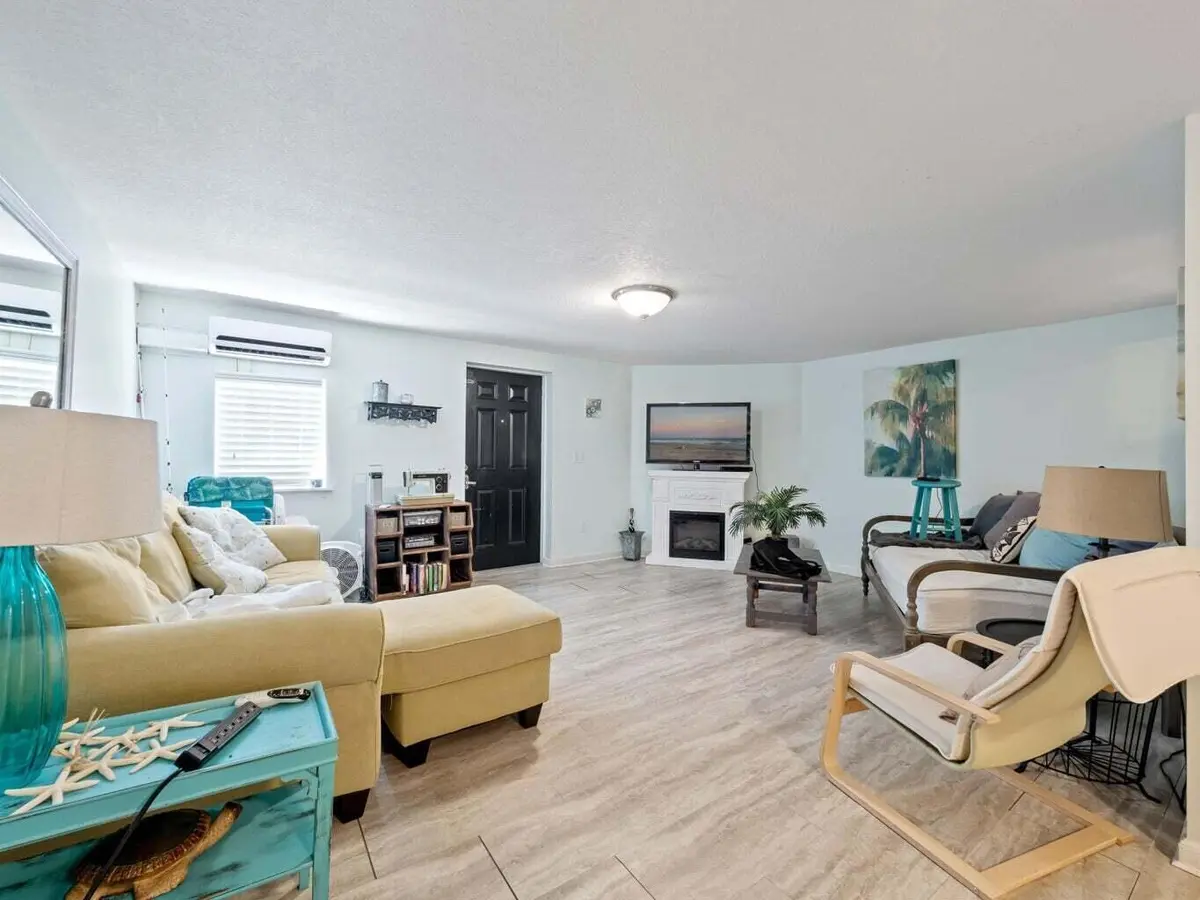 20230426125152026595000000-o at 211 Orange Avenue, Fort Pierce