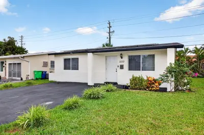 2333 NW 82ND Way, Sunrise – Single Family Residence for sale