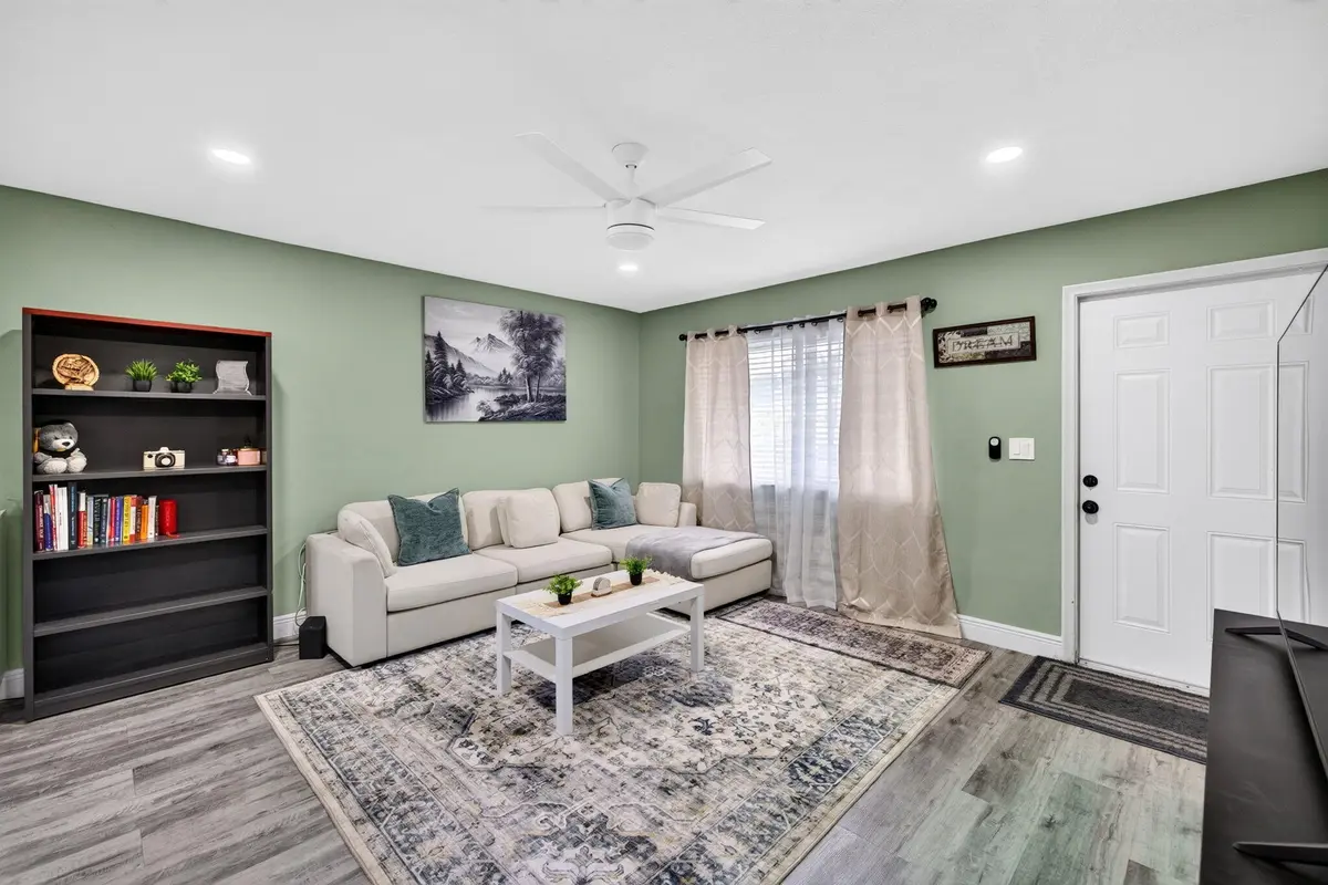6-web-or-mls-699A6371 at 2333 NW 82ND Way, Sunrise