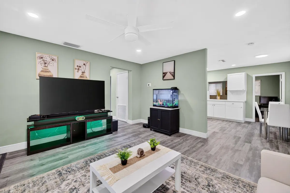 8-web-or-mls-699A6386 at 2333 NW 82ND Way, Sunrise