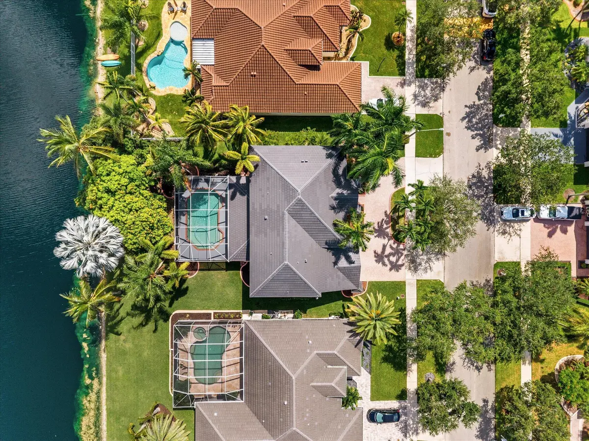 64-64 at 16363 SEGOVIA Circle, Pembroke Pines