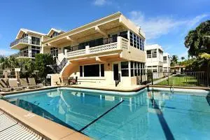 308 Inlet Way 3, Palm Beach Shores – Condominium for rent