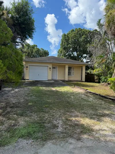 6055 7TH Place, Vero Beach – Single Family Residence for sale