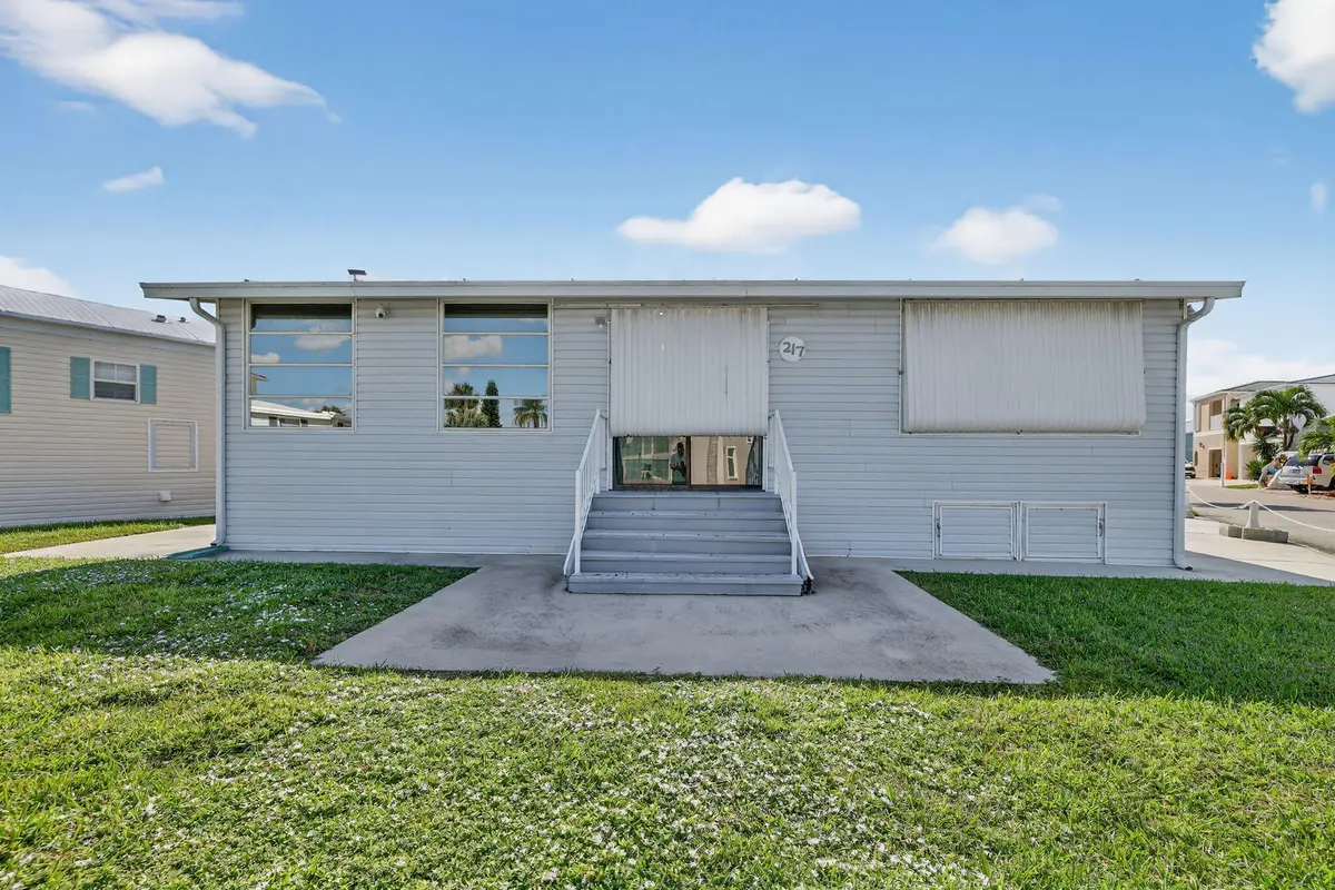 Side View at 217 NETTLES Boulevard, Jensen Beach