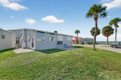 217 NETTLES Boulevard, Jensen Beach – Mobile Home for sale