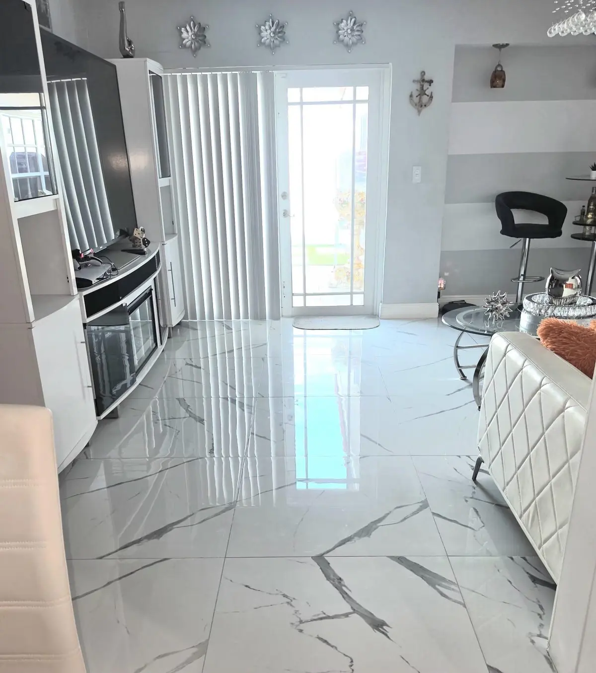Living at 6521 HARDING Street, Hollywood