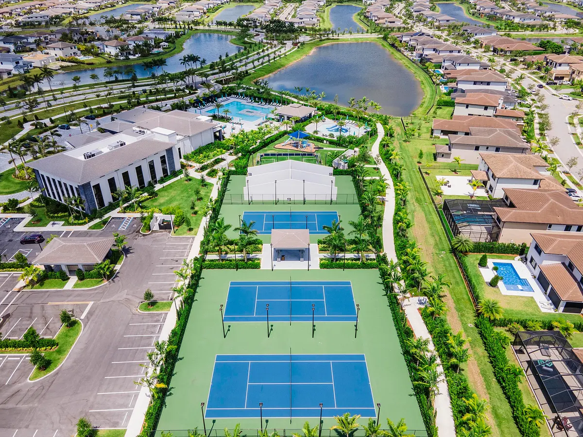 CASCATA TENNIS COURTS at 10675 PASSAGE Way, Parkland