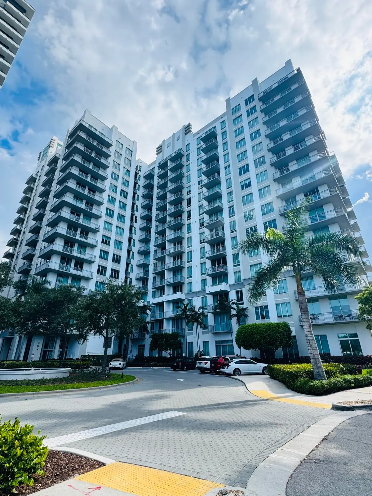 300 S Australian Avenue (2) at 300 S AUSTRALIAN Avenue 702, West Palm Beach