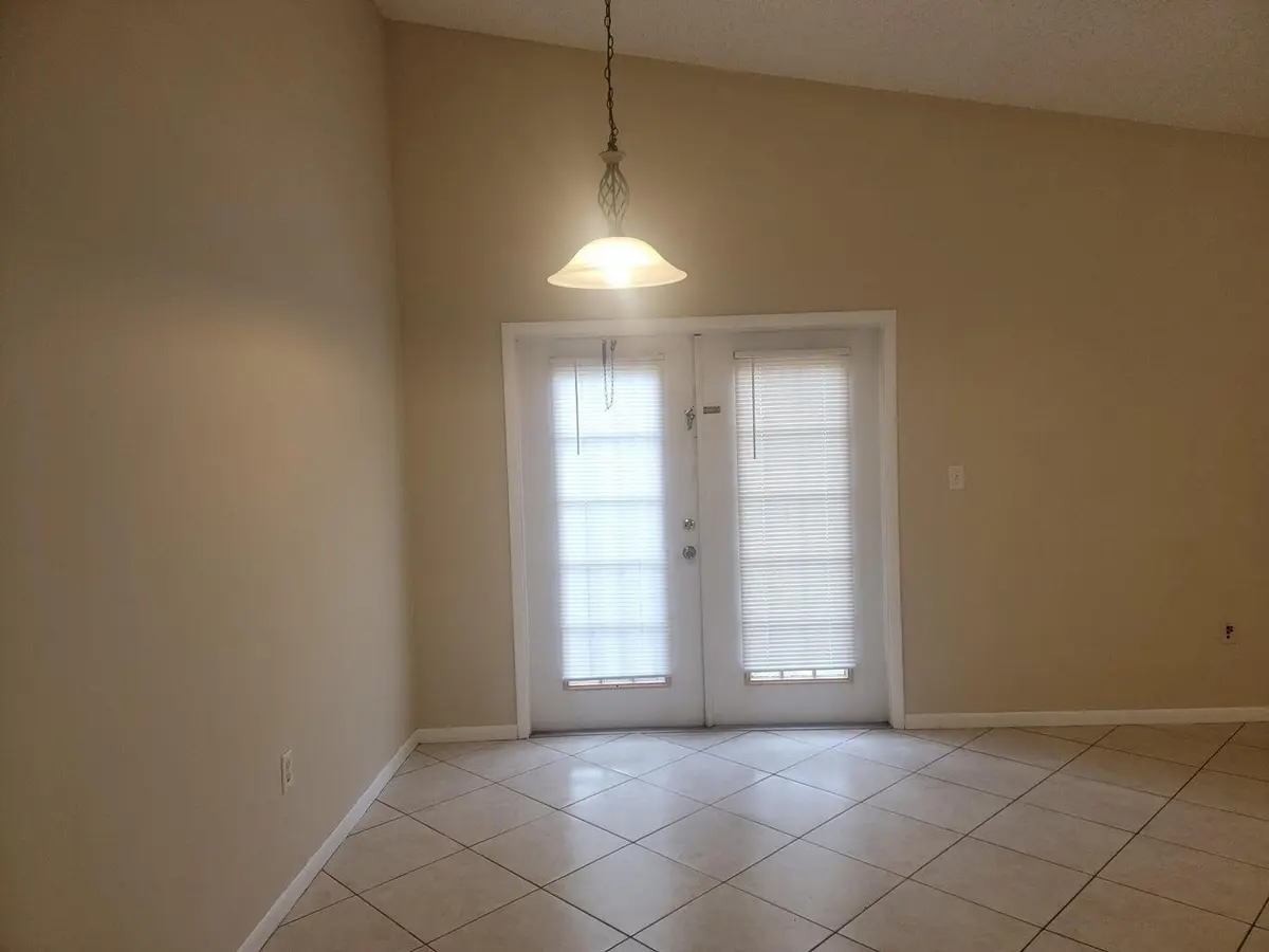 20250830000519093528000000-o at 2002 S 10th Street C, Fort Pierce