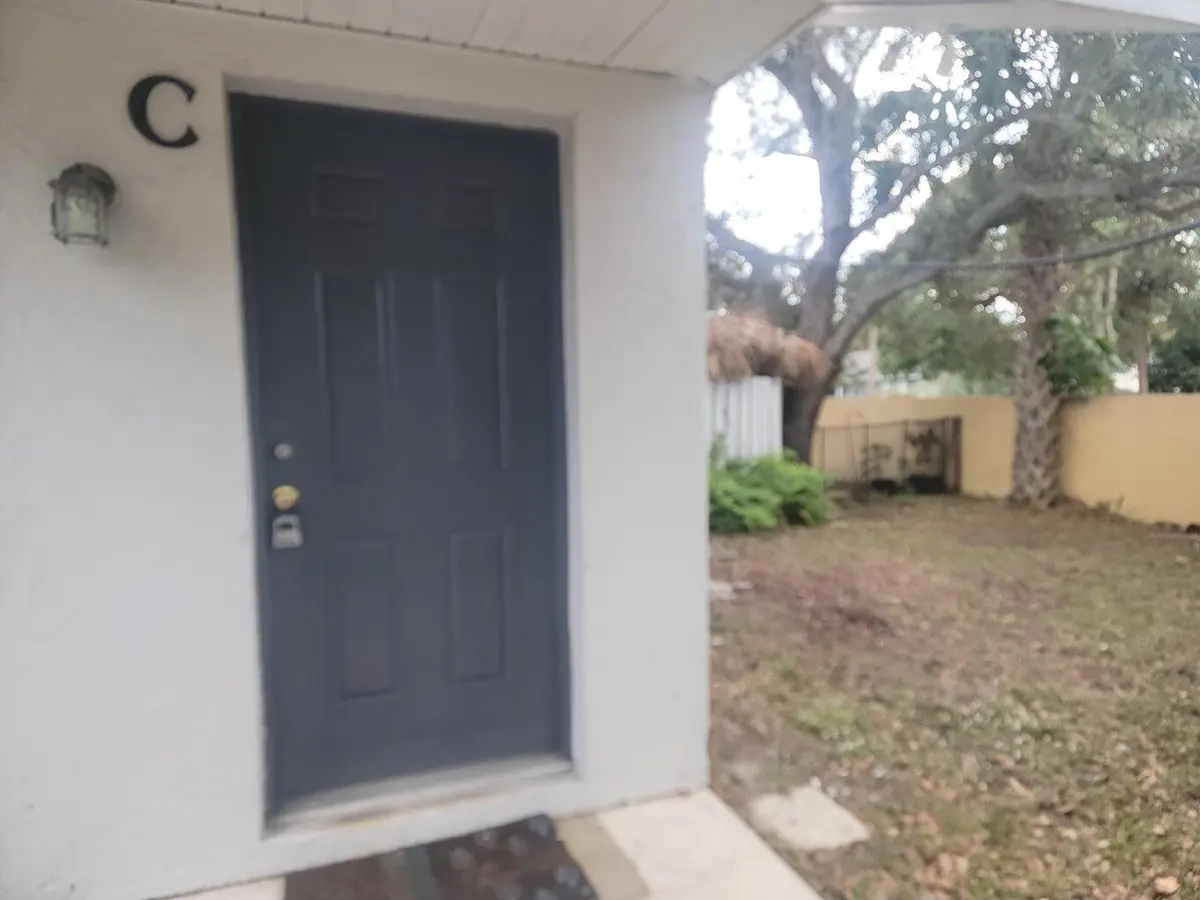 20250830000518133205000000-o at 2002 S 10th Street C, Fort Pierce